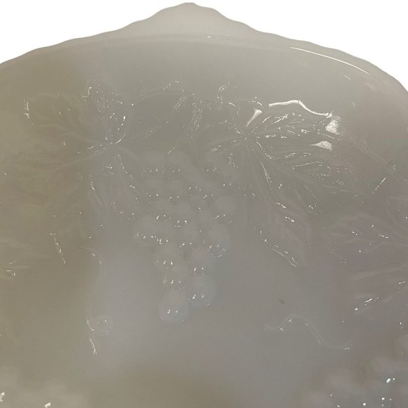 Vintage Anchor Hocking Milk Glass 50s Pedestal Bowl Embossed Grapes 10 x12.5" - Picture 6 of 6